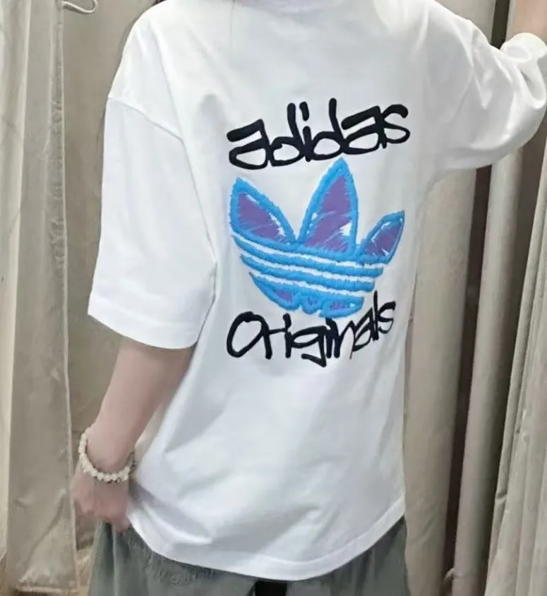 아디다스 트레포일 빅로고 그래픽 반팔 티셔츠 KE5793