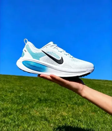 나이키 보메로 18 화이트 블루 히어로 HM6803-109