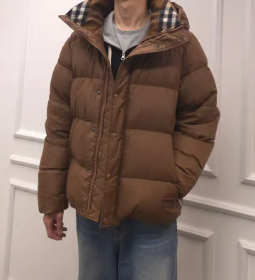 버버리 HALSBY 할스비 남성 덕 다운 캐시미어 패딩 DARK BIRCH BROWN 81117491