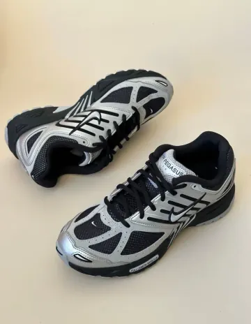 나이키 에어 페가수스 2005  메탈릭 실버 블랙 HQ5403-001