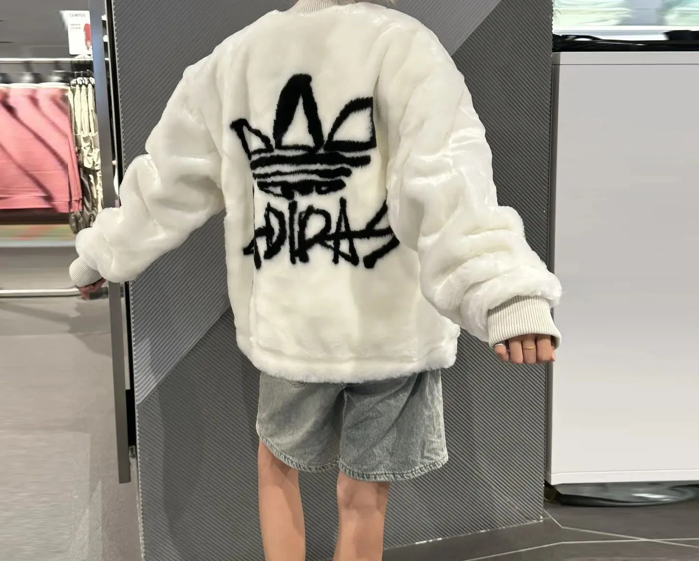 아디다스 뉴 퍼 뽀글이 플리스 후리스 봄버 자켓 화이트 JD3777