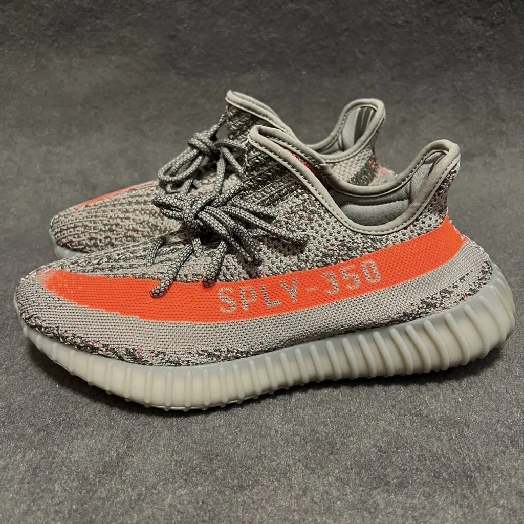 아디다스 이지 부스트 350 V2 벨루가 리플렉티브 GW1229