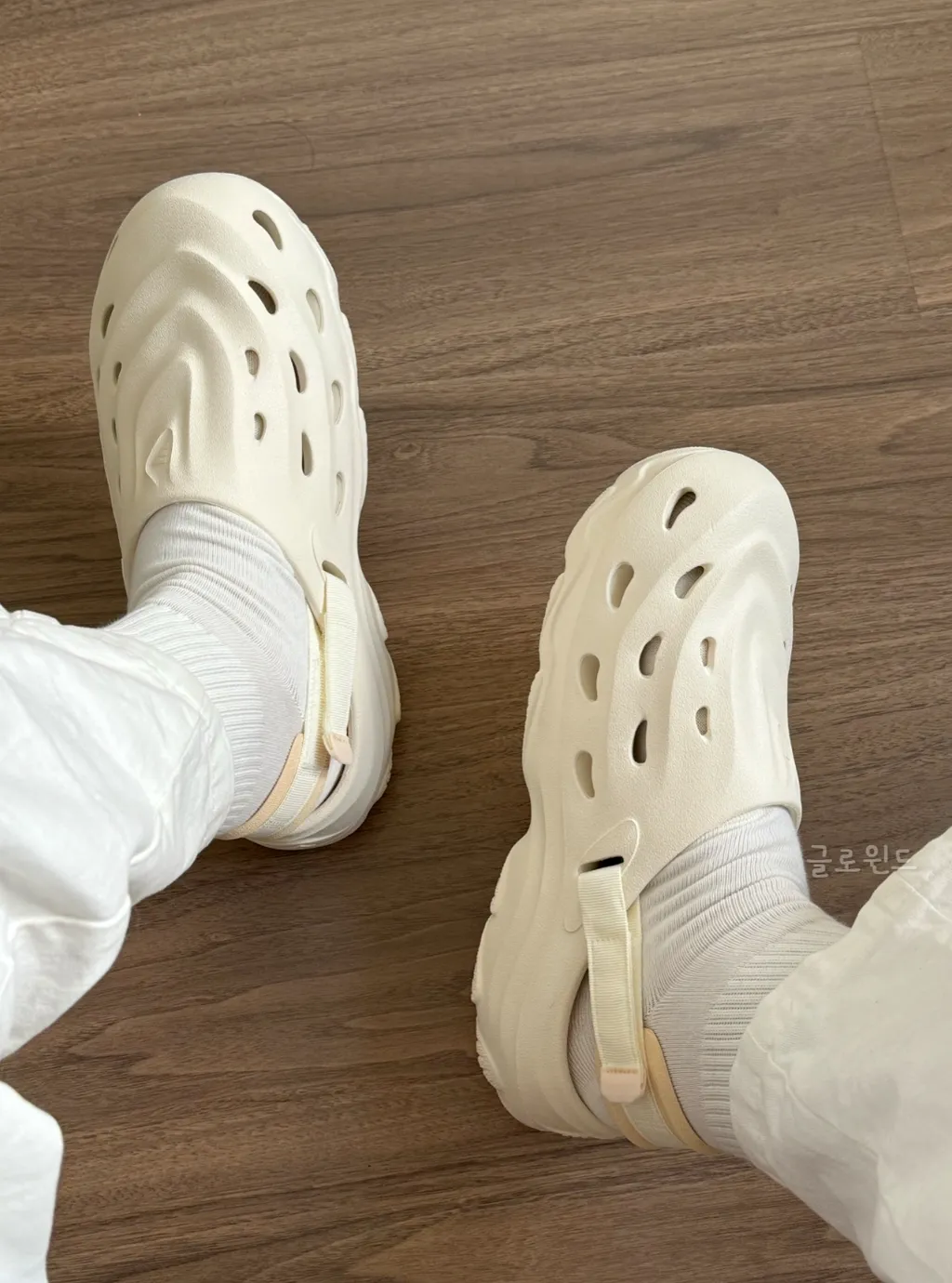 아디다스 맥스 클로그 샌들 슬리퍼 베이지 JH9846