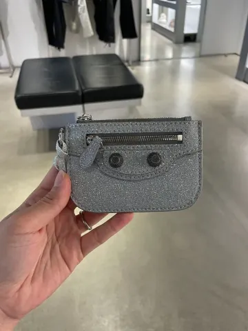 발렌시아가 스파클링 르 카골 지퍼 카드지갑 SILVER 776769 210O9 8110