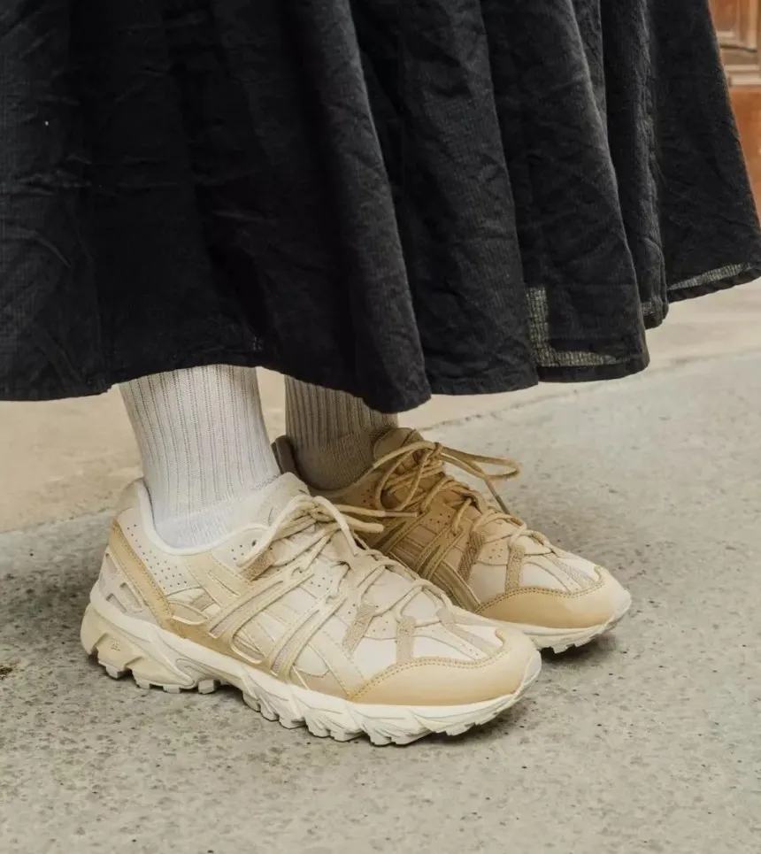 아식스 젤 소노마 15-50 남녀공용 운동화 바닐라 1203A488-250