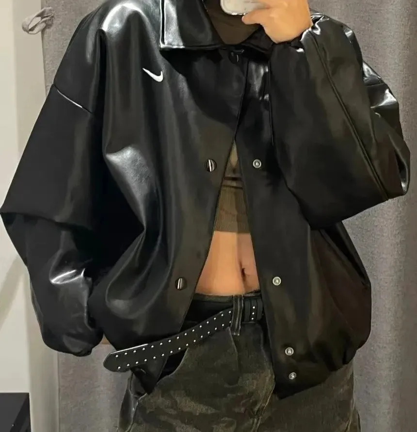 나이키 우먼스 스포츠웨어 오버사이즈 레더 코치 자켓 블랙 IO0477-010