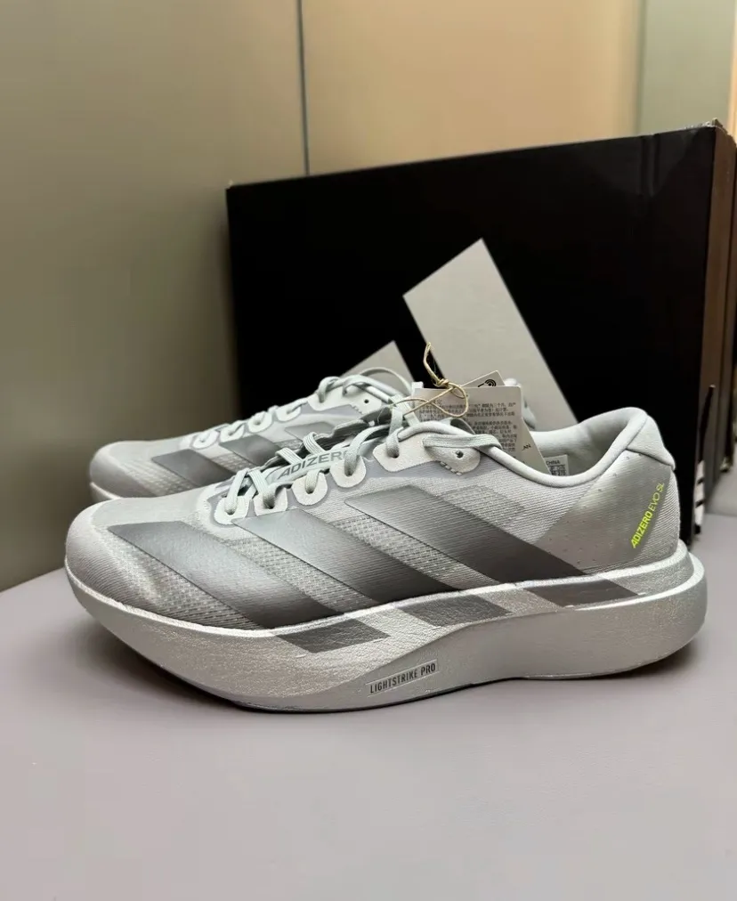 아디다스 운동화 러닝화 마라톤 아디제로 에보 EVO SL 코어 실버 메탈릭 JR3419
