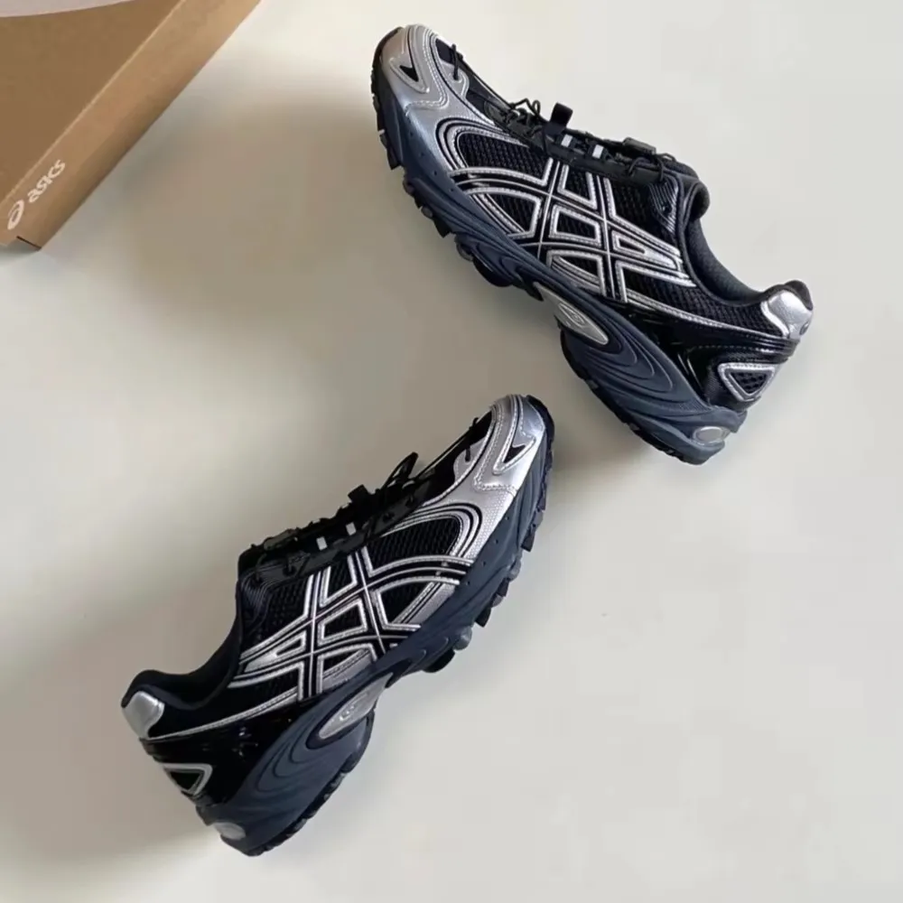 아식스 젤 카하나 TR V4 남녀공용 블랙 실버 운동화 1203A497-001