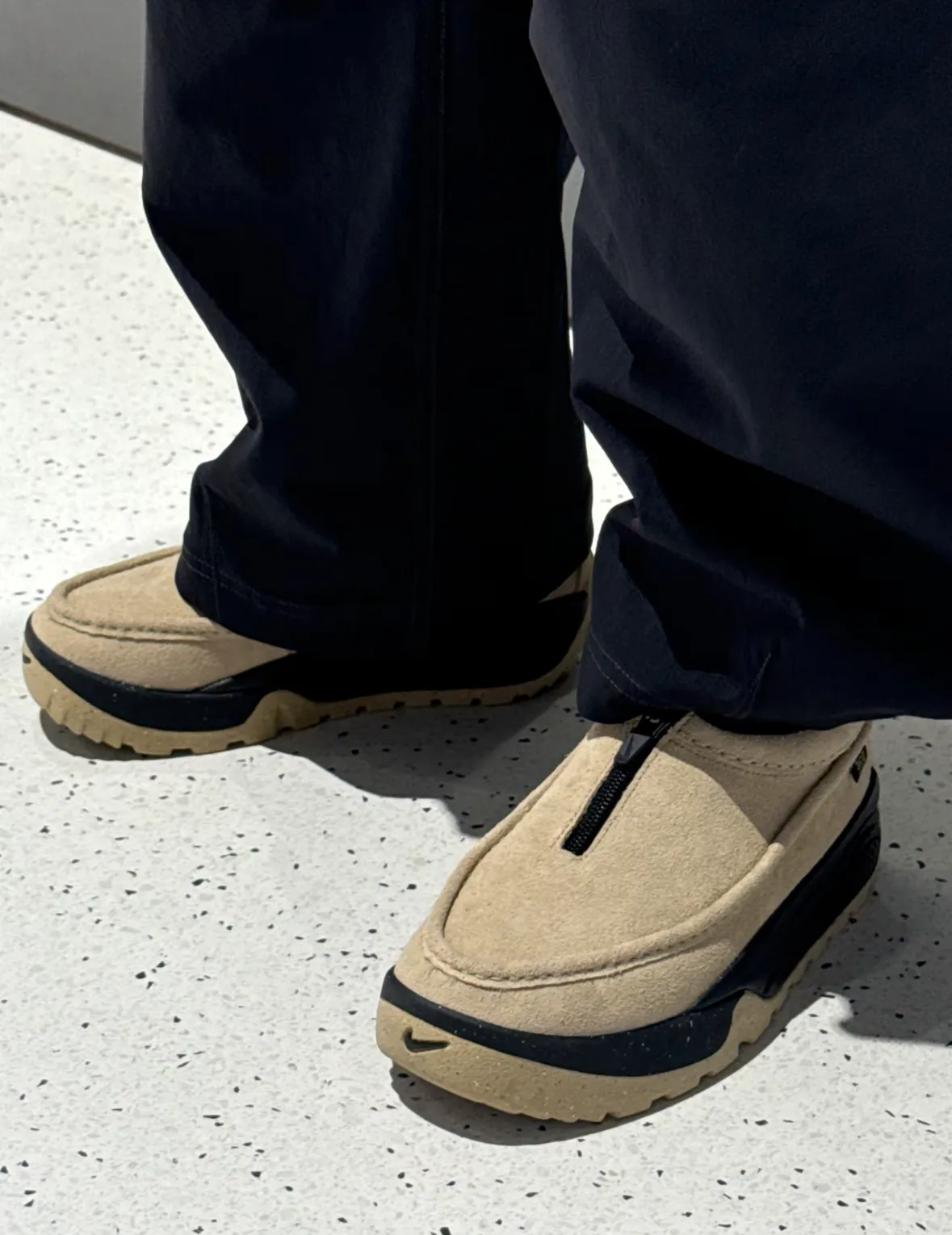 나이키 ACG 이지 카키 앤 블랙 FV4317-200