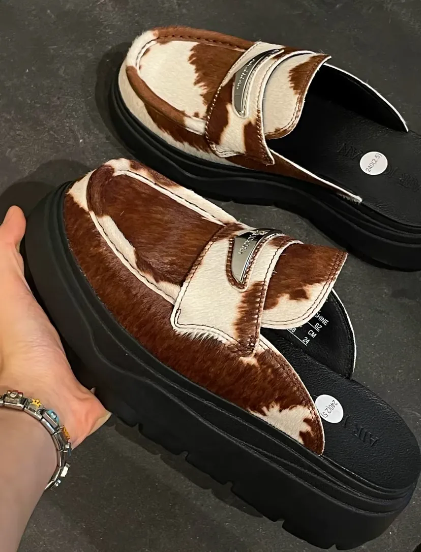 무료배송 나이키 W 에어 조던 SE 키높이 뮬 로퍼 슬리퍼 카우 프린트 IB1497-001