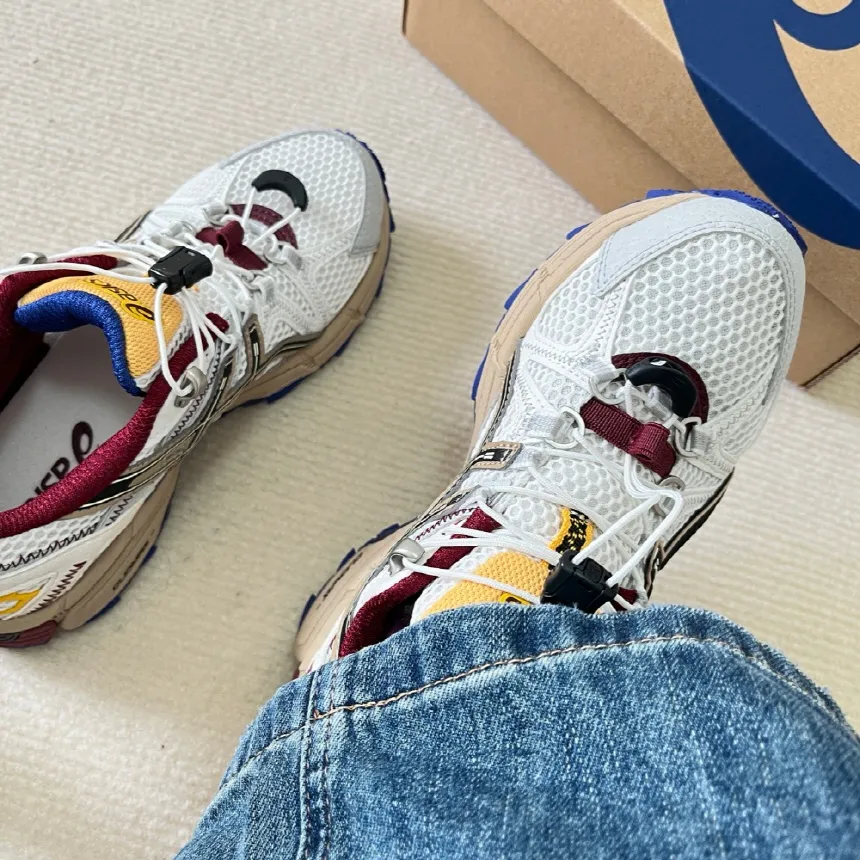 아식스 젤 카하나 8 화이트 블랙 레드 1011B828-100 1203B031-104