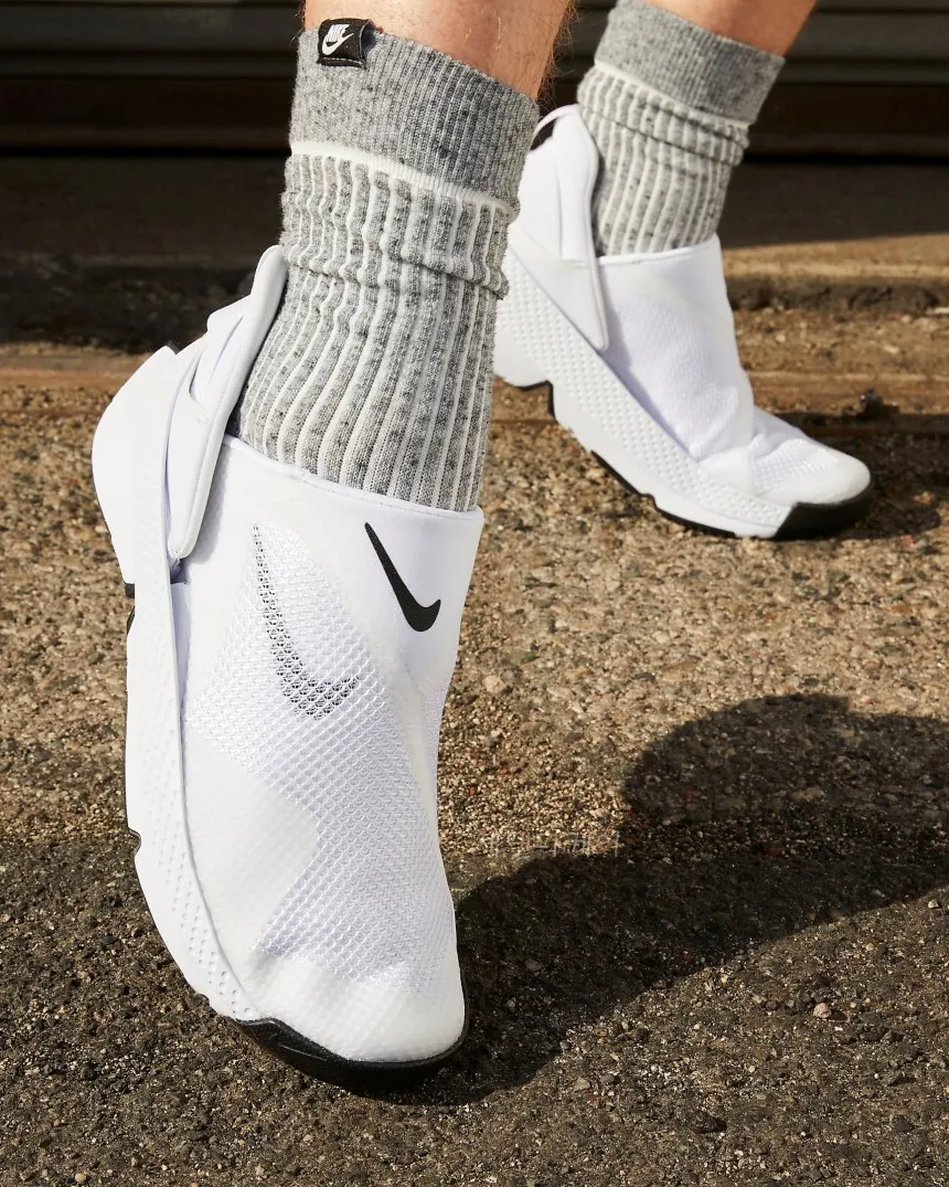 나이키 고 플라이이즈 짐레드  슬립온 화이트 DR5540-102