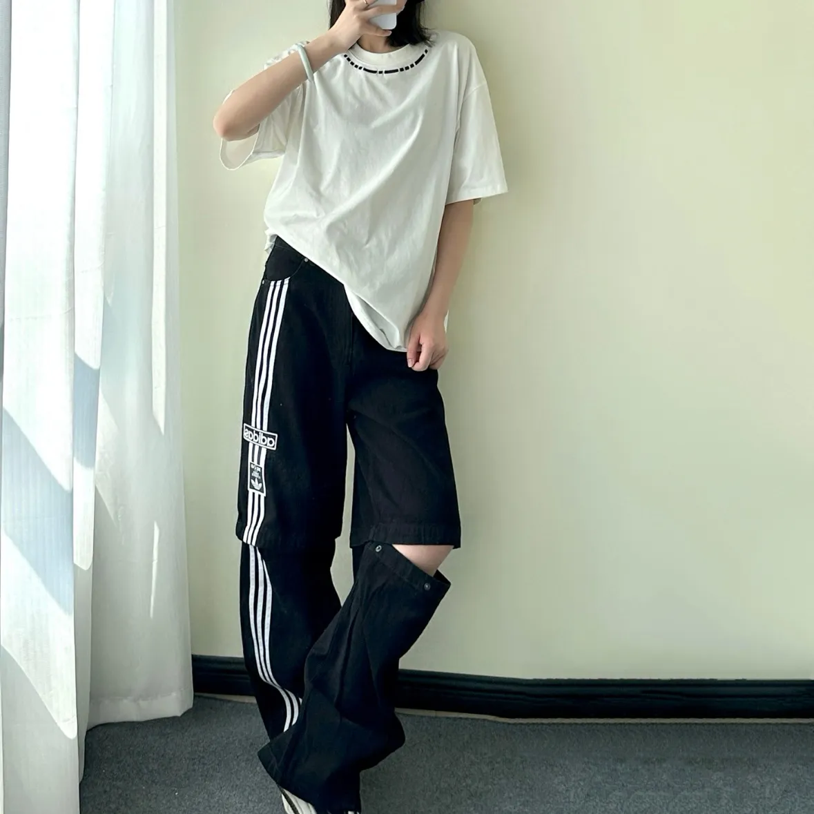 아디다스 아디브레이크 투인원 와이드 데님 팬츠 JD0082