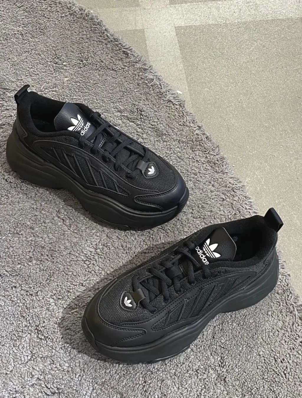 아디다스 오리지널스 오즈가이아 블랙 IG6045 JQ4110