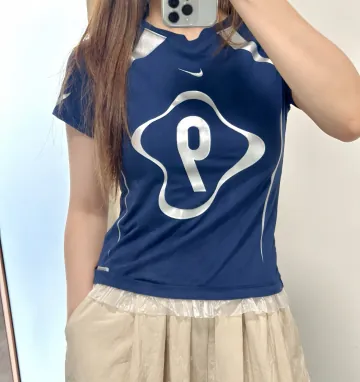 [카리나 PICK] 나이키 스포츠웨어 칠 니트 그래픽 티셔츠  2컬러 XS-XXL ii1950-410 / ii1950-100