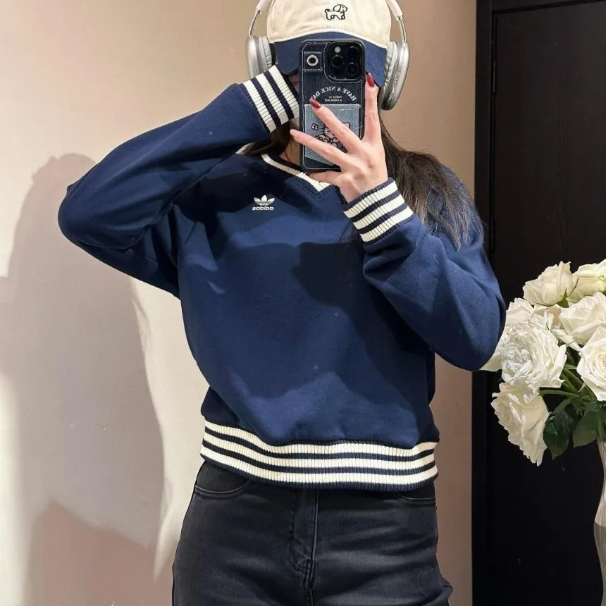 아디다스 우먼스 오리지널 스포티앤리치 맨투맨 레전드 잉크 IN5246