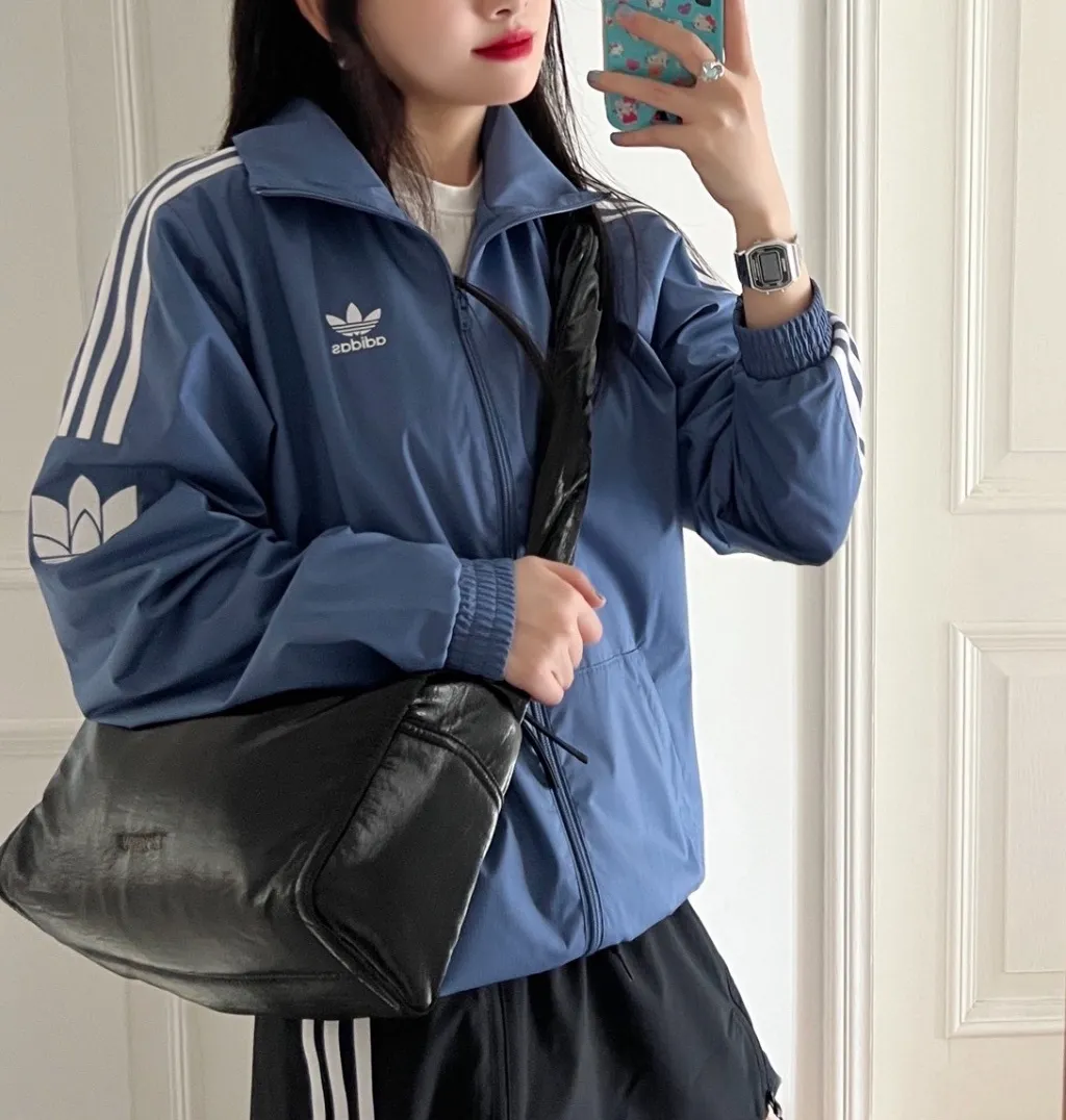 [빠른 출고] 아디다스 Adidas 3D 트레포일 3 스트라이프 바람막이 트랙탑 져지 자켓 블루 GN3536