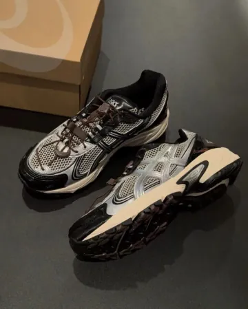 아식스 젤 카하나 TR V4 토스티드 실버 1203A716-020