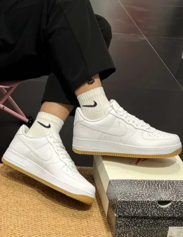 나이키 에어포스 1 07 화이트 검 라이트 브라운 DJ2739-100