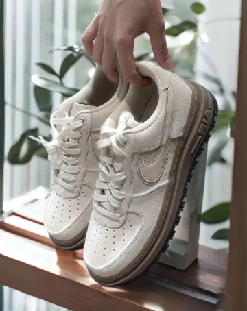 나이키 에어포스 1 럭스 라이트 오어우드 브라운 검 HV2531-100