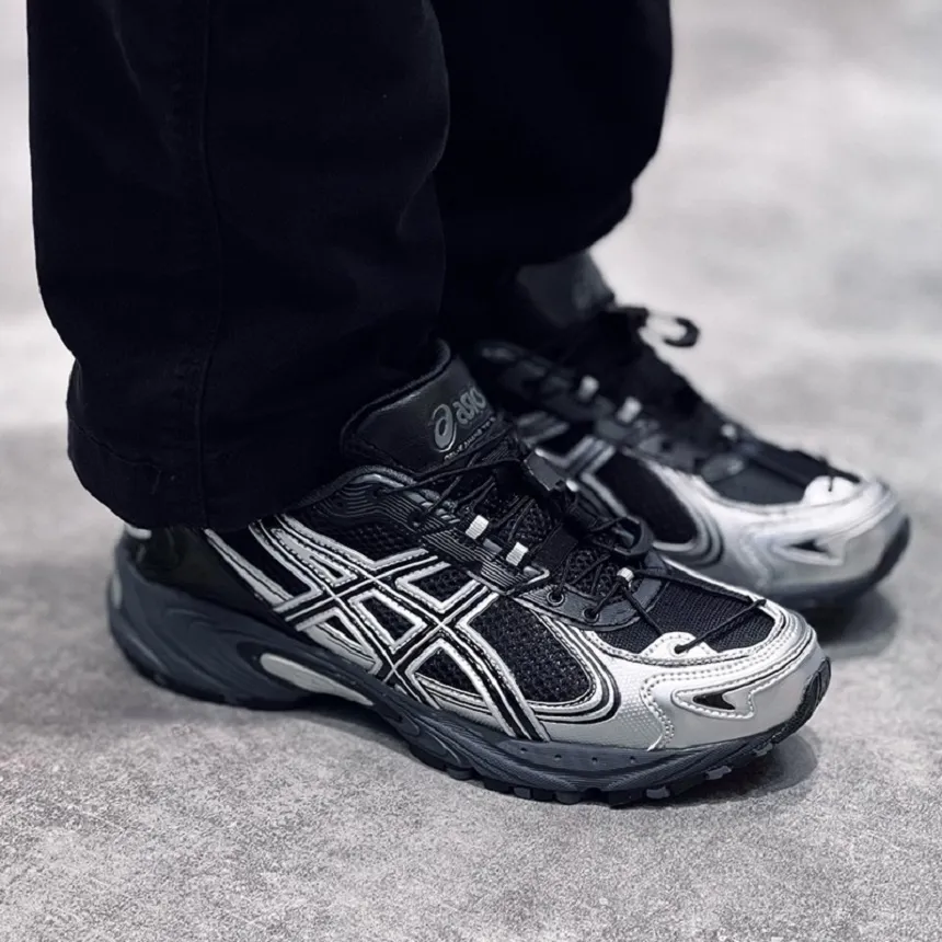 아식스 젤 카하나 TR V4 카본 블랙 실버 남녀공용 1203A497-001