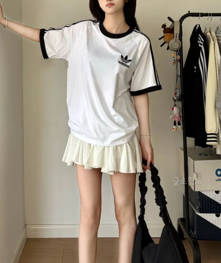 아디다스 클래식 삼선 3S 반팔 티셔츠 화이트 IA4846