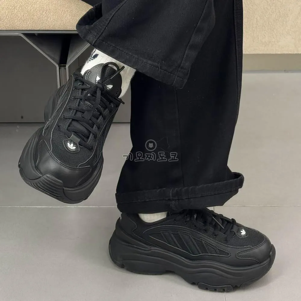 아디다스 오즈가이아 우먼스 키높이 통굽 운동화 블랙 IG6045 JQ4110