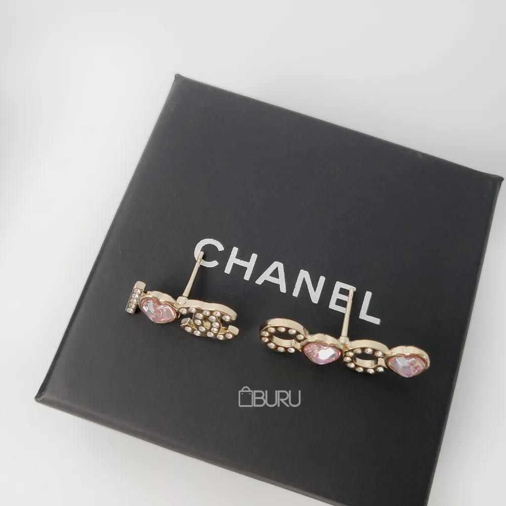 샤넬 아이러브 코코 하트 큐빅 귀걸이 골드 AB8202