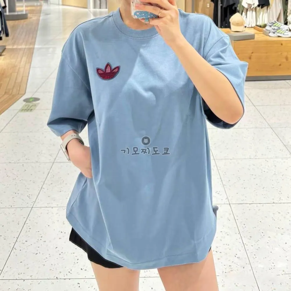 아디다스 오리지널 트레포일 빅로고 그래픽 반팔 티셔츠 블루 KE5892