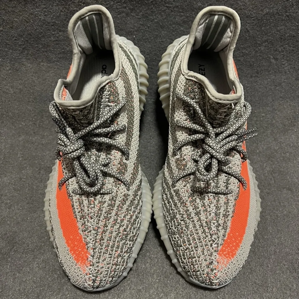 아디다스 이지 부스트 350 V2 벨루가 리플렉티브 GW1229