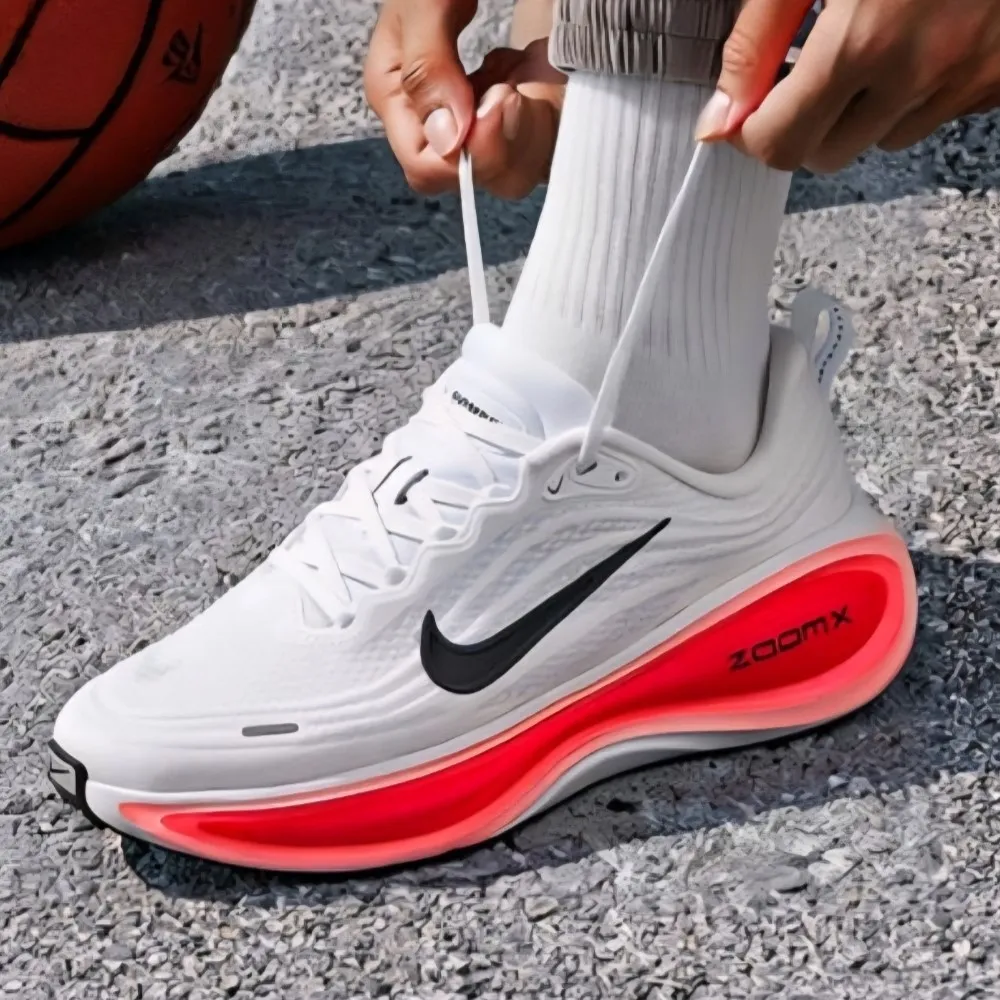 나이키 맨즈 보메로 플러스 화이트 오렌지 러닝화 마라톤화 HV8150-100