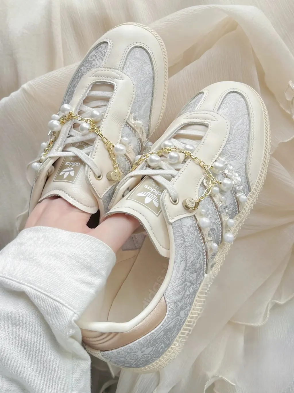 아디다스 럭셔리 프리미엄 진주 체인 삼바 OG 스니커즈 원더화이트 JQ2616