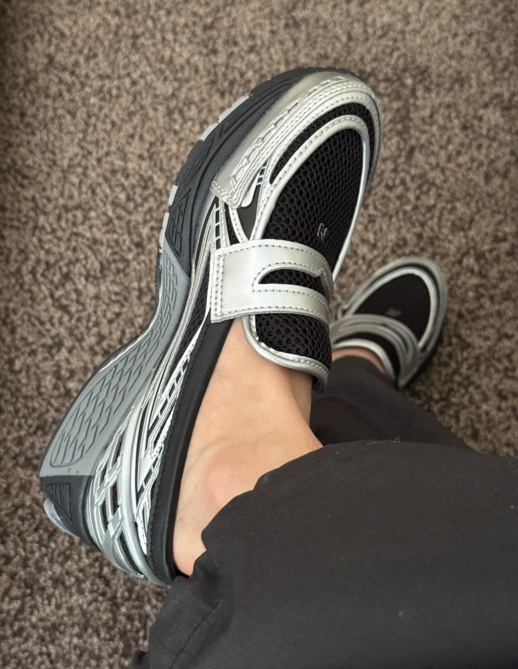 뉴발란스 1906 로퍼 운동화 메탈릭 실버 U1906LOC