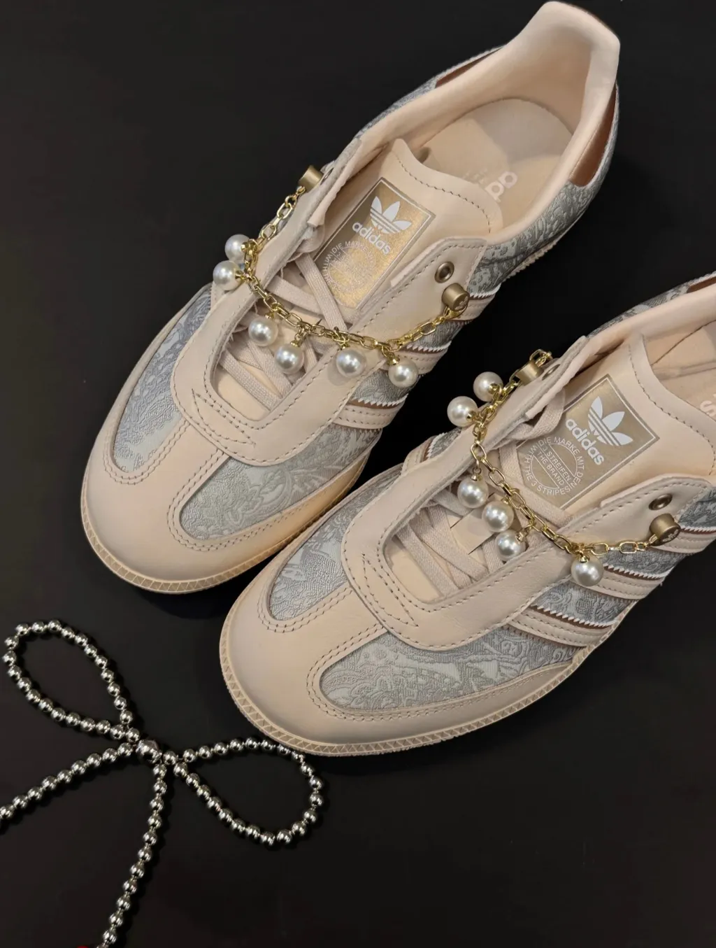 아디다스 오리지널 삼바 OG 진주 체인 오프화이트 그레이 JQ2616