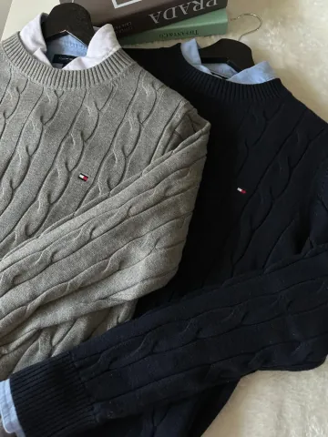 타미힐피거 남녀공용남성용 크루넥 케이블 니트 스웨터