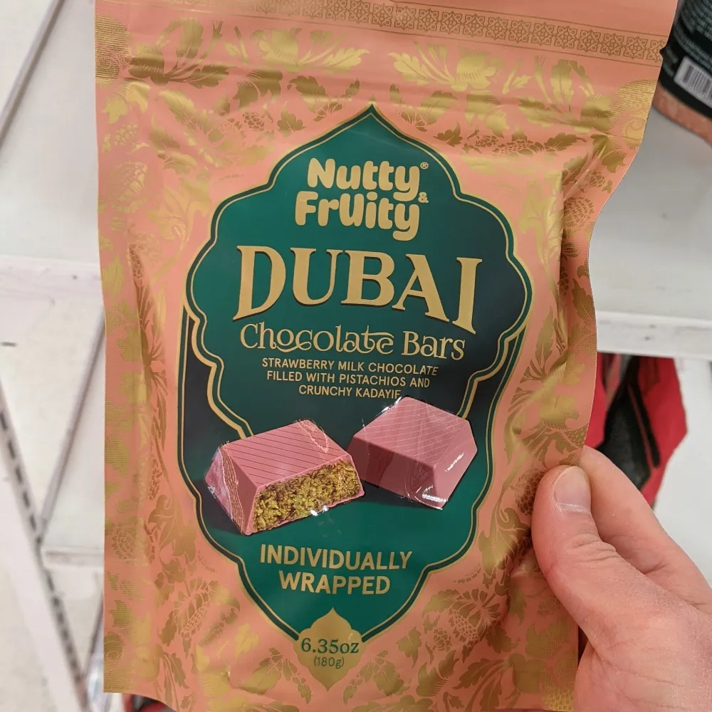 Nutty Fruity 너티 프루티 딸기 두바이 피스타치오 초콜릿 180g