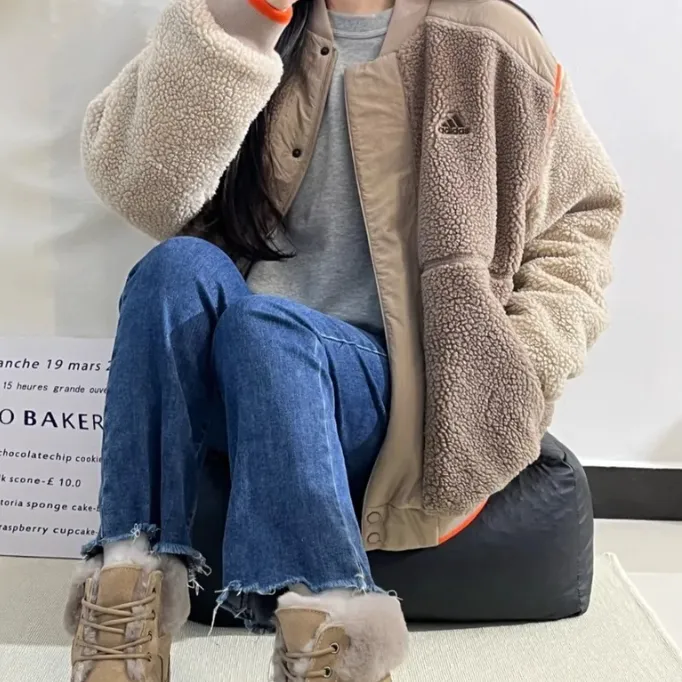 아디다스 FLEECE COLLEGE EIGHT 패디드 뽀글이 후리스 자켓 IL8918