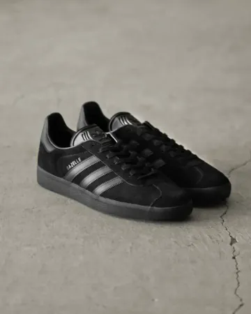 아디다스 가젤 트리플 블랙 CQ2809