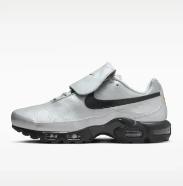 나이키 에어맥스 플러스 TNPO 울프 그레이 앤 블랙 HM6850-001