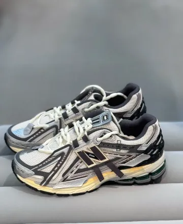 무료배송 뉴발란스 1906A 실버 메탈릭 캐슬락 남녀공용 운동화 M1906AD