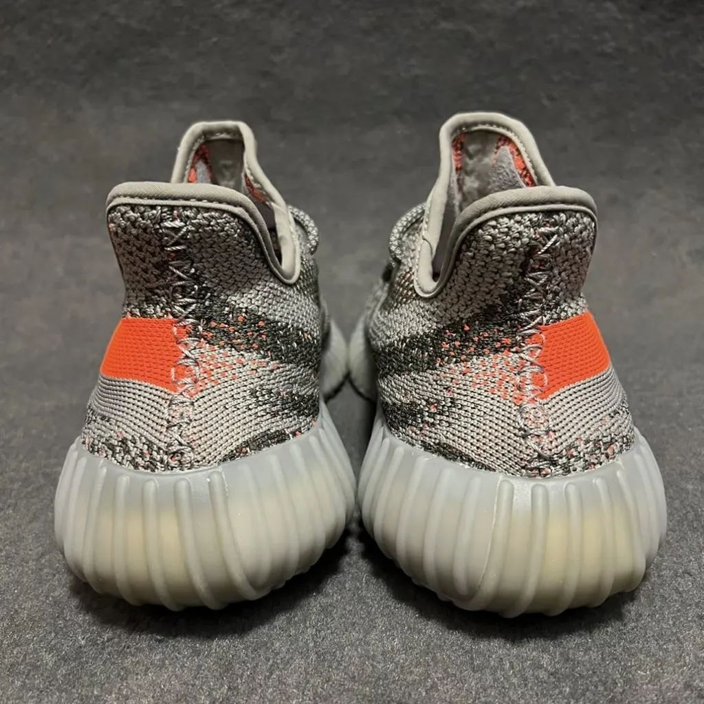 아디다스 이지 부스트 350 V2 벨루가 리플렉티브 GW1229