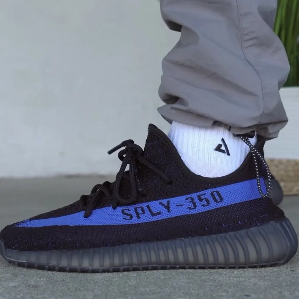 아디다스 이지 부스트 350 V2 다즐링 블루 GY7164