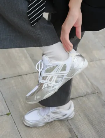 아식스 하이퍼싱크 화이트 퓨어 실버 1203A879-100