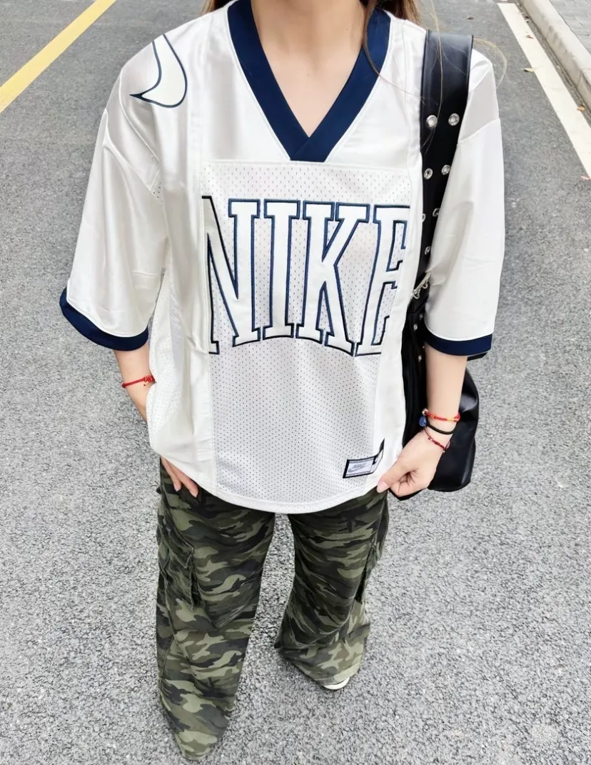 나이키 W 스포츠웨어 오버사이즈 반팔 그래픽 농구 져지 티셔츠 화이트 HJ0281-133