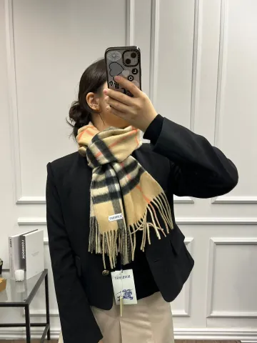 [관부가세포함] 버버리 체크 캐시미어 리버시블 머플러 SAND/FLAX 80957031