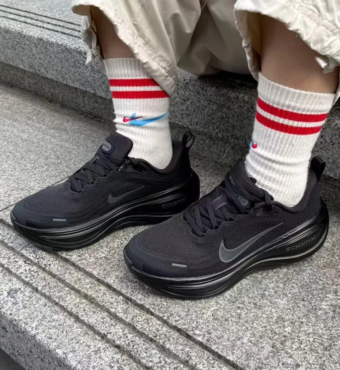 나이키 보메로 플러스 러닝화 블랙 HV8150-003