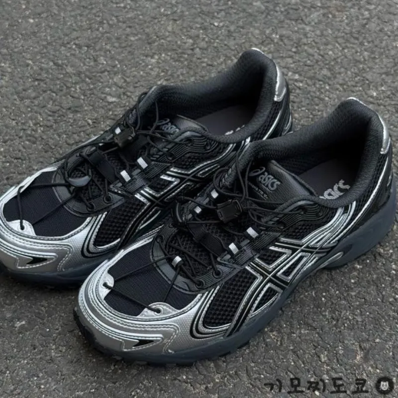 아식스 젤 카하나 TR V4 카본 블랙 실버 남녀공용 1203A497-001