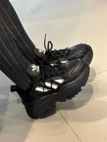 아디다스 오즈가이아 키높이 운동화 오레오 화이트 블랙 KK2748