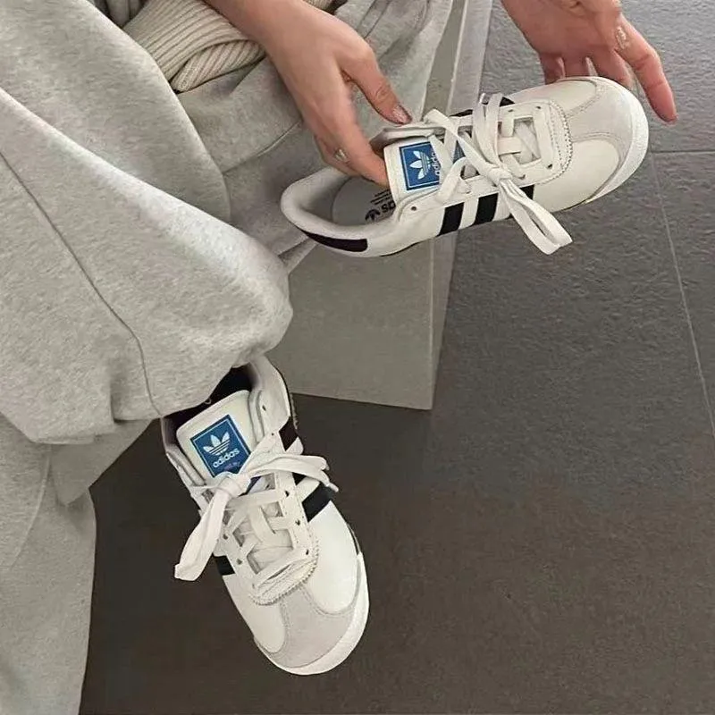 아디다스 오리지널스 킥 코어 화이트 IG8950