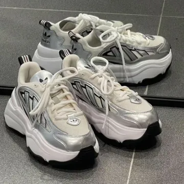 아디다스 오즈가이아 키높이 우먼스 통굽 운동화 화이트 실버 KK2747